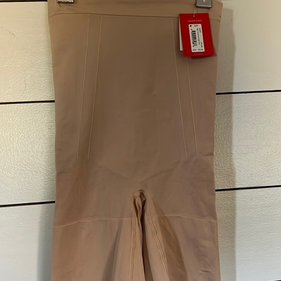 Spanx - Picture 2 of 7